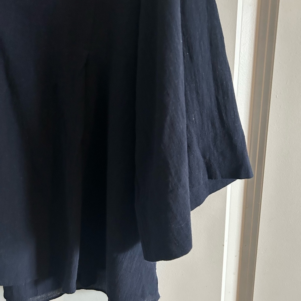 VINCE Three-Quarter Sleeve V-neck Top - Picture 9 of 10